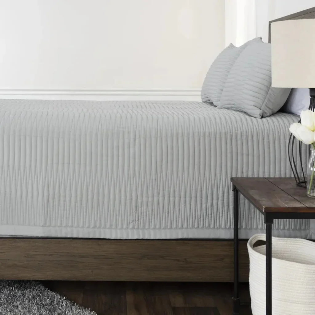 LOOMLAN Grey Bed Quilt 3 Piece Set Parker