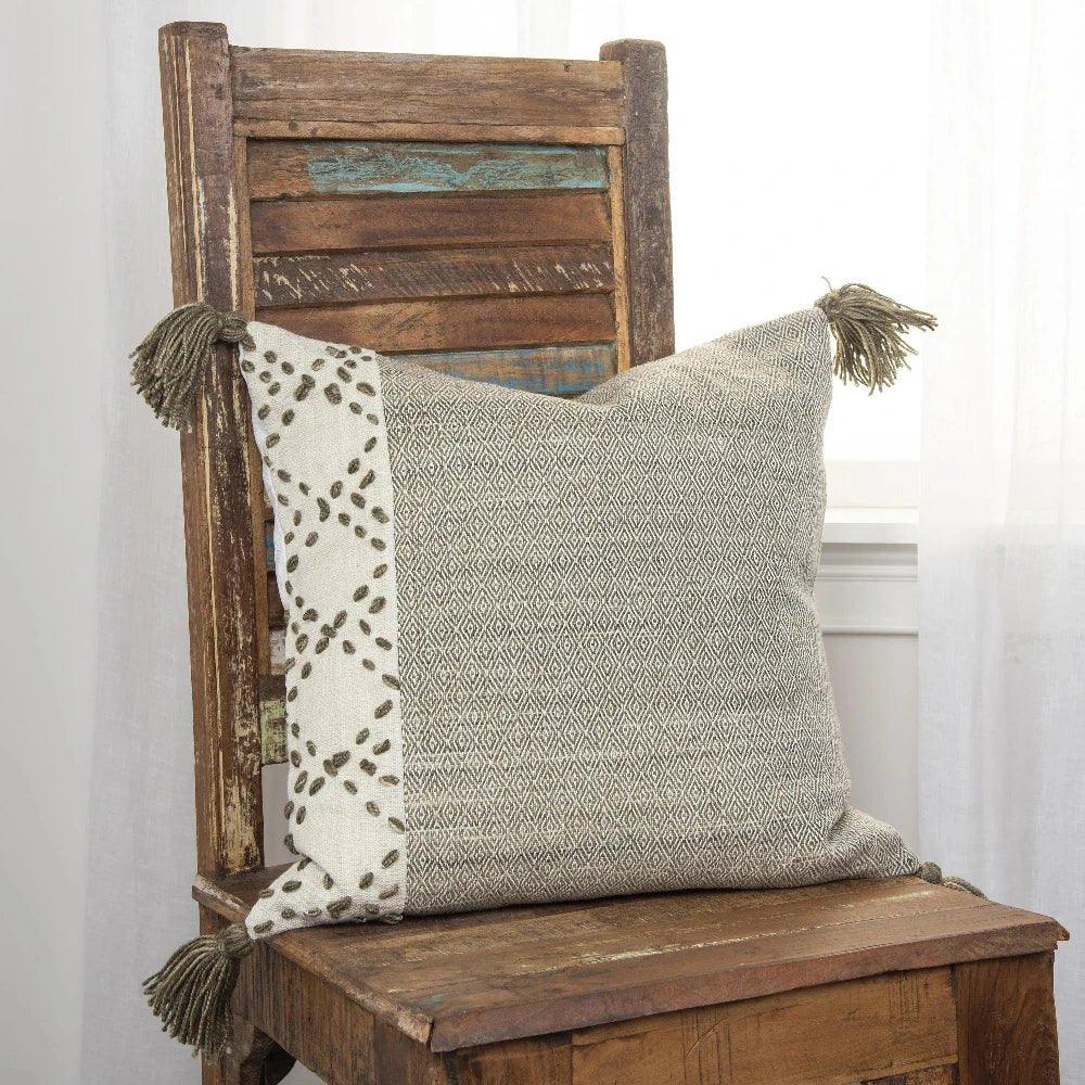 Lois Outdoor Throw Pillow With Tassels-Outdoor Pillows-LOOMLAN-LOOMLAN