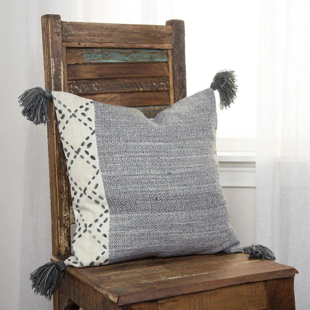 Lois Outdoor Throw Pillow With Tassels-Outdoor Pillows-LOOMLAN-LOOMLAN