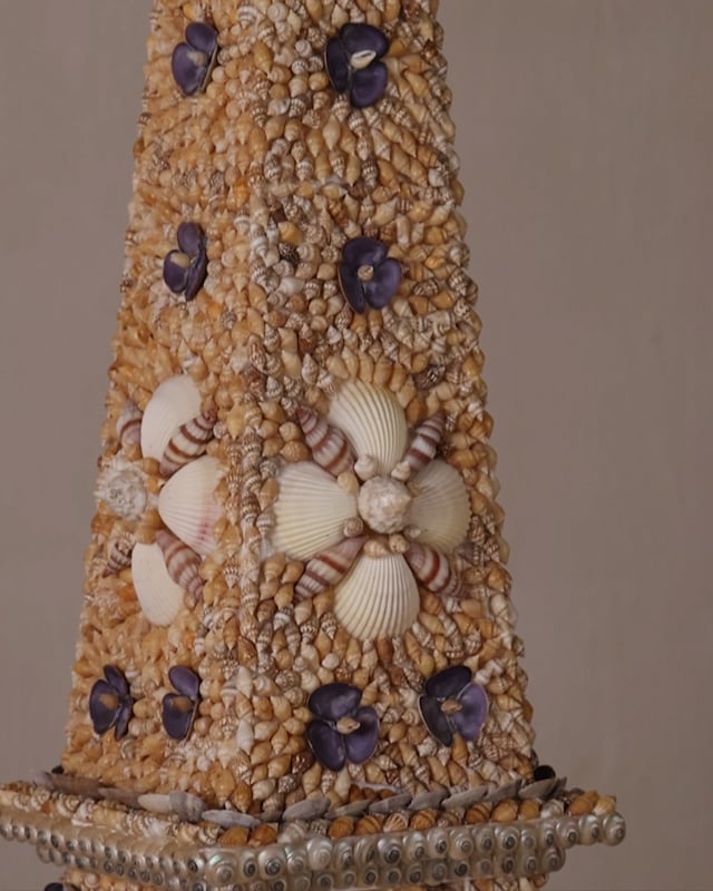 Coquillage Tall Obelisk Decorative Sculpture