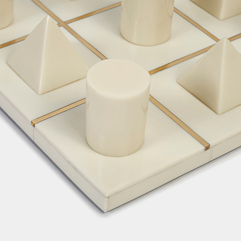 Luho Design House Amon Resin Tic-Tac-Toe Set