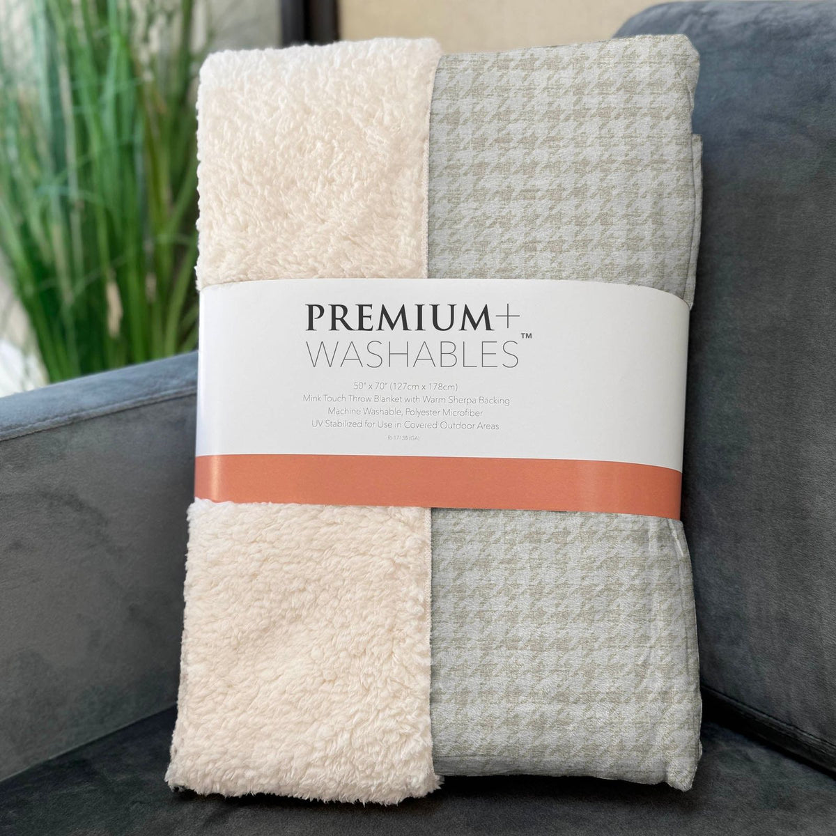 Houndstooth 50" x 70" Throw Blanket -- view 4