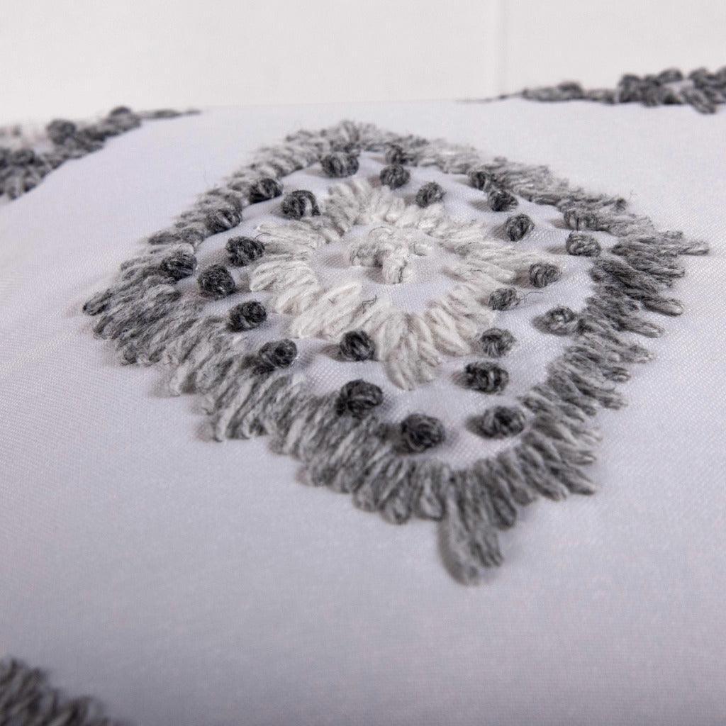 Medallion Ivory Outdoor Throw Pillows-Outdoor Pillows-LOOMLAN-LOOMLAN